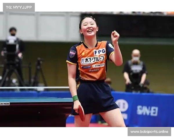 张本美和勇夺乒乓新一姐桂冠 与父亲激动拥抱庆祝荣光时刻 张本美和勇夺乒乓新一姐桂冠 与父亲激动拥抱庆祝荣光时刻